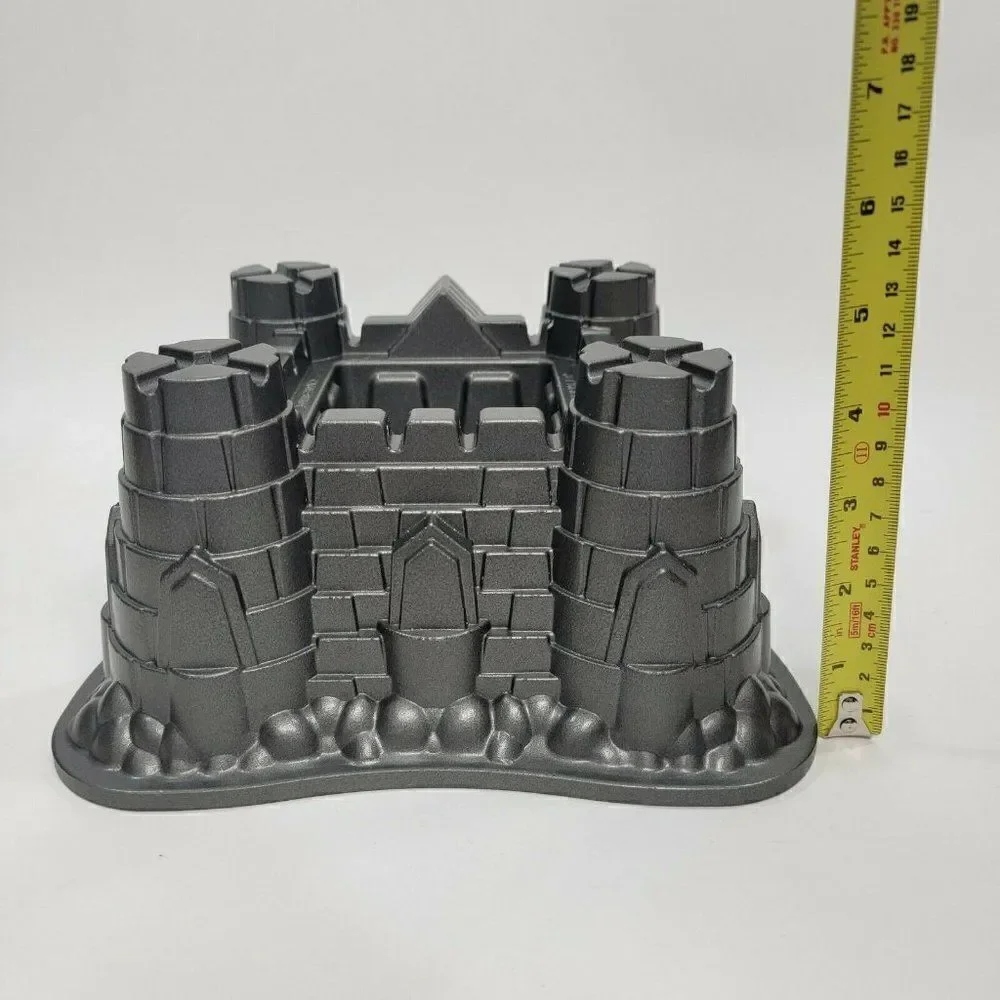 Nordicware CASTLE BUNDT Cake Pan HEAVY‎ Cast Aluminum 10 Cups USA